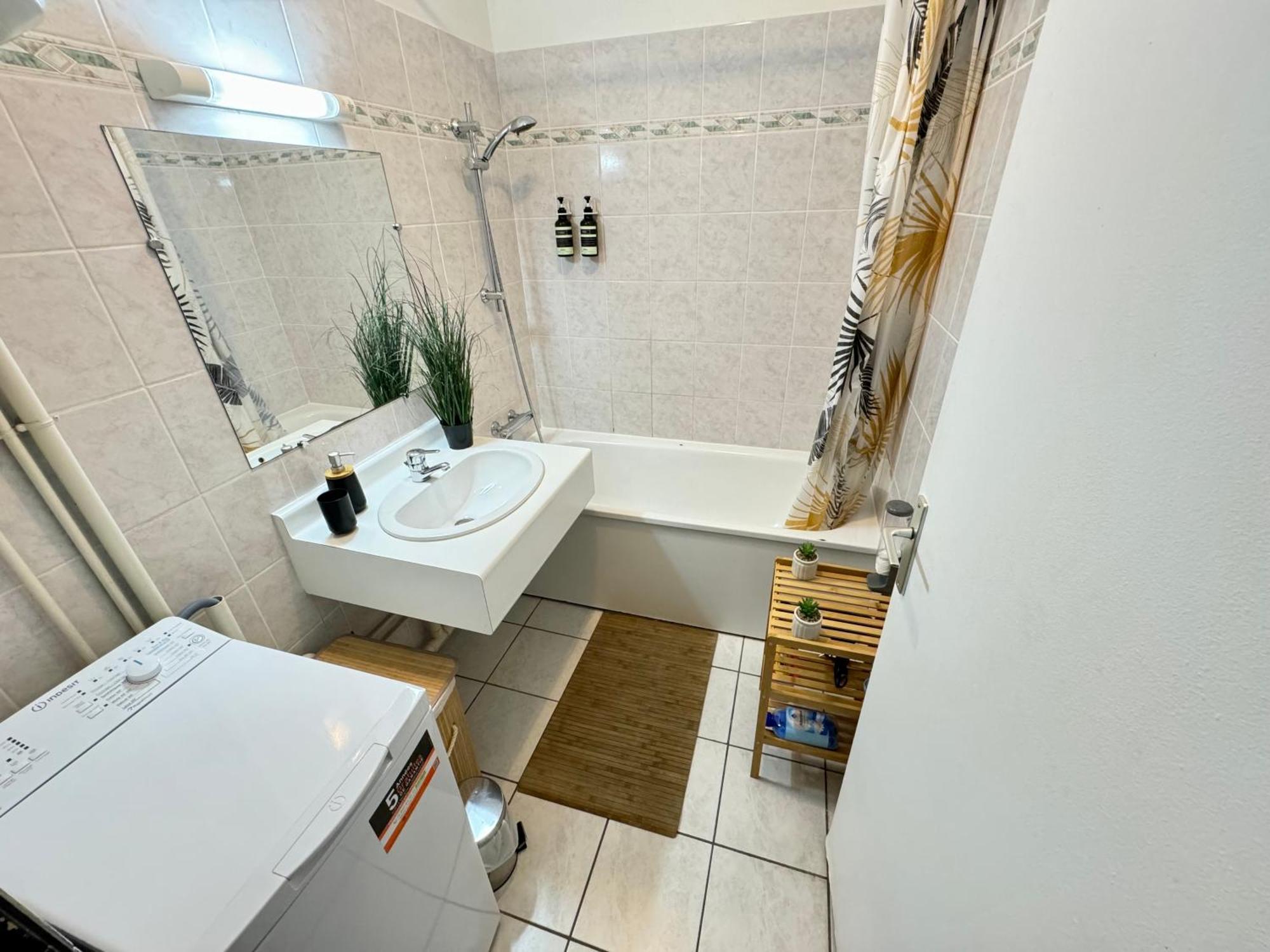 Exotic Palm , 1 Chambre Climatisee, Wifi Fibre, Vue Mer Fort-de-France Exteriör bild